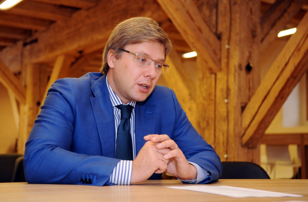 Ušakova padomnieks par pētījumu saņem 35 000 eiro; bet pētījumu parādīt nevar