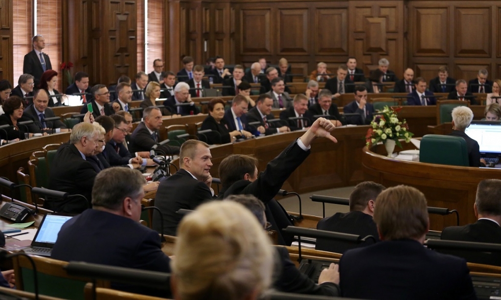 Saeima tomēr noraida Satversmes grozījumus par atklātu Valsts prezidenta ievēlēšanu