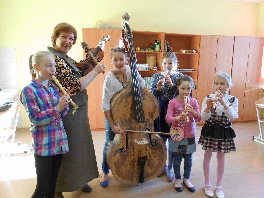 Nometne folkloras draugiem