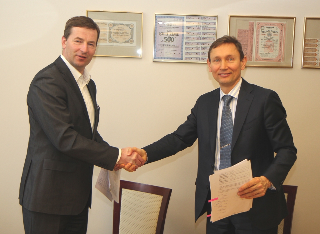 Mājokļu kredītus ģimenēm ar valsts atbalstu piedāvās arī SEB banka
