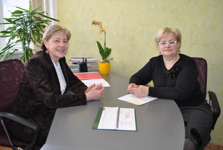 Bāriņtiesas darbinieki pēc bērniem lido uz Angliju