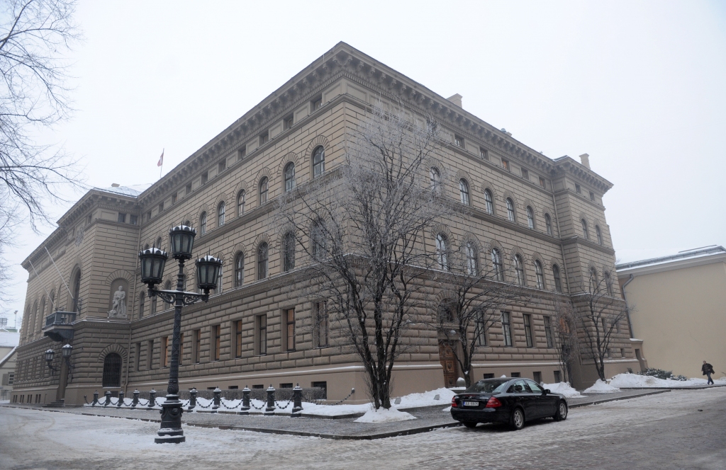 Raidījums pēta Saeimas deputātu konfliktus ar likumu