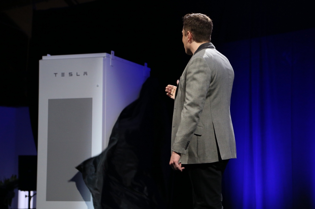 Tesla prezentē mājokļu elektroapgādei paredzētus akumulatorus