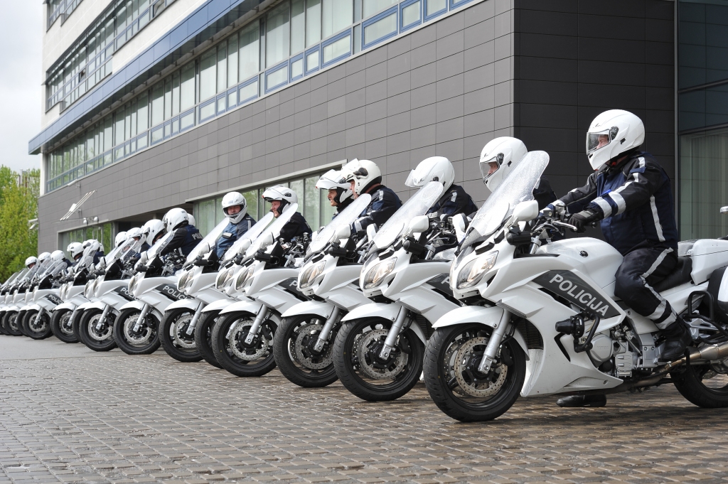 Papildināta - Policisti tiek pie 20 jauniem motocikliem