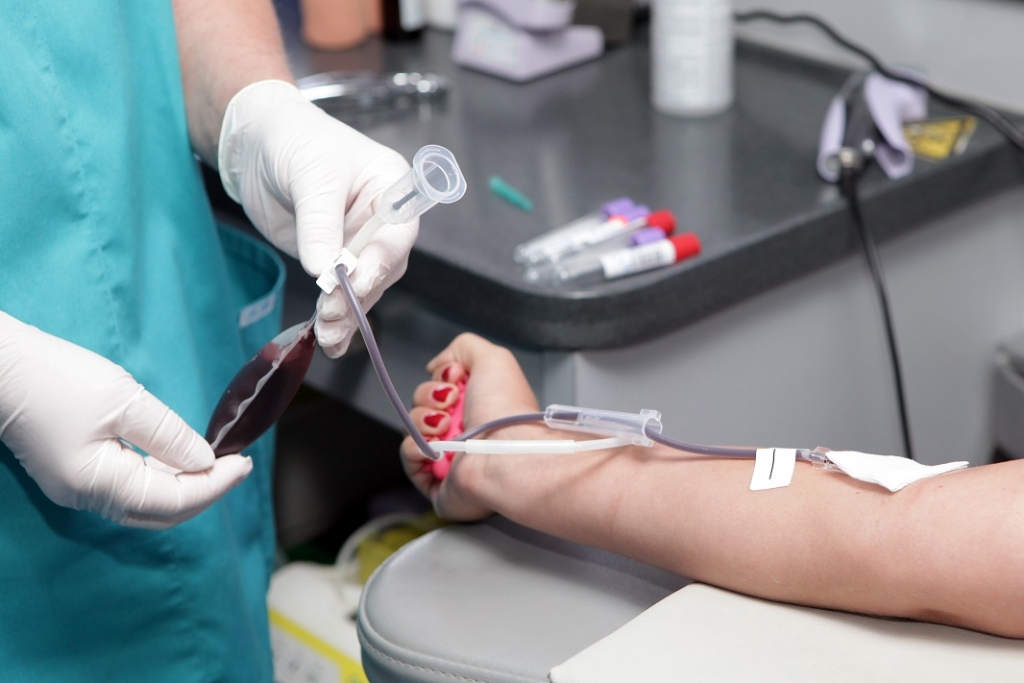 Aicina atsaukties visu rēzus negatīvo asins grupu donorus