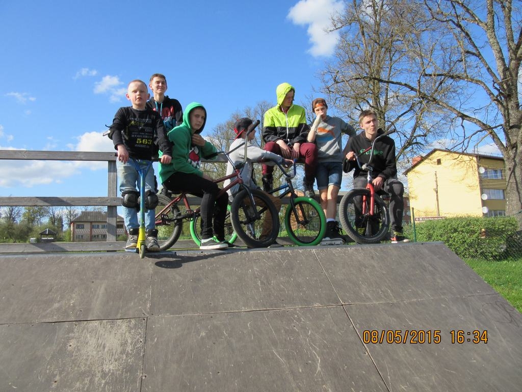 Sacenšas ekstrēmo sporta veidu cienītāji