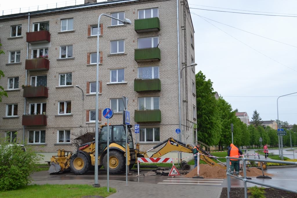 Aizkrauklē iegrimst ielas posms