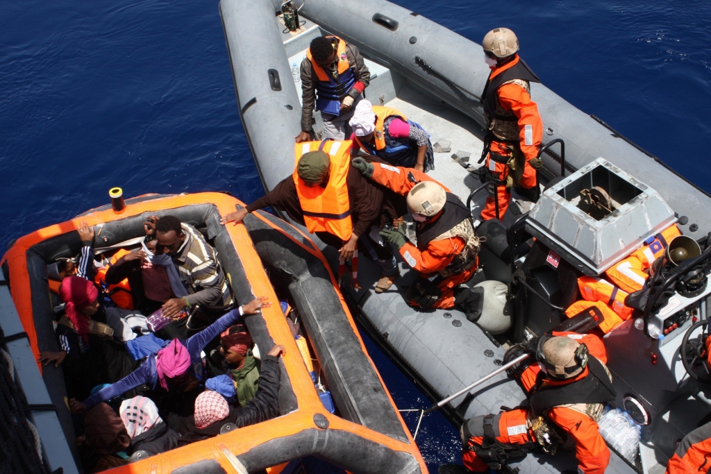 Vidusjūrā vienā dienā izglābj 741 nelegālu migrantu, kas devušies no Lībijas uz Eiropu