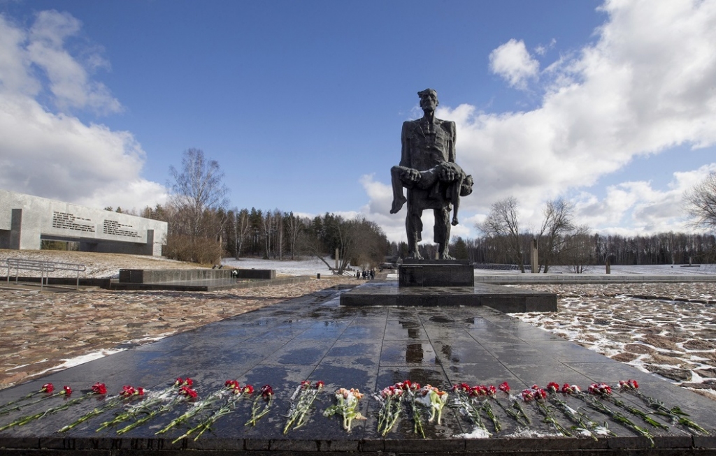 Kanādā 93 gadu vecumā miris Hatiņas slaktiņa dalībā apsūdzētais Vladimirs Katriuks