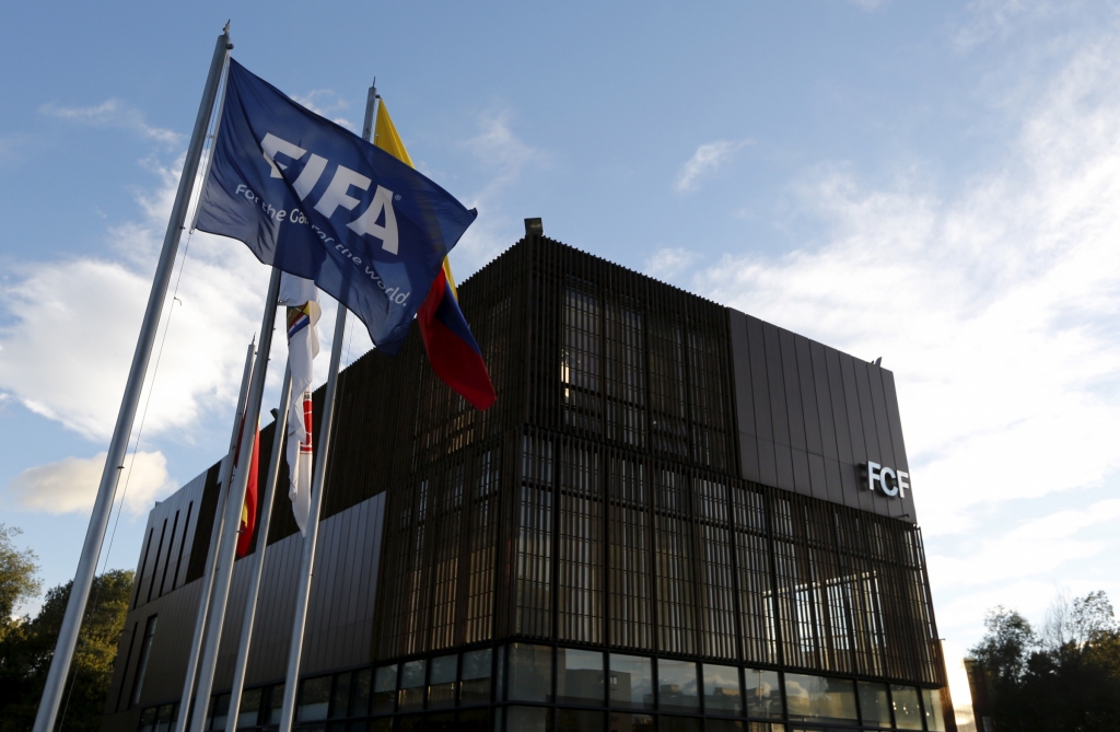 FIFA diskvalificē vēl trīs amatpersonas