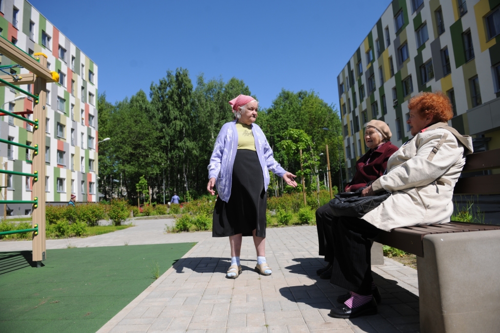 FOTO: Sociālās mājas Rīgā gan skarbi kritizē, gan apjūsmo