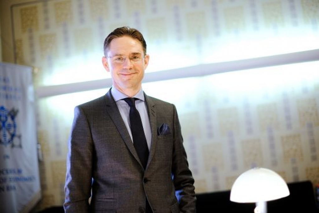 EK viceprezidents: Vajag gan ieguldījumus, gan imigrāciju