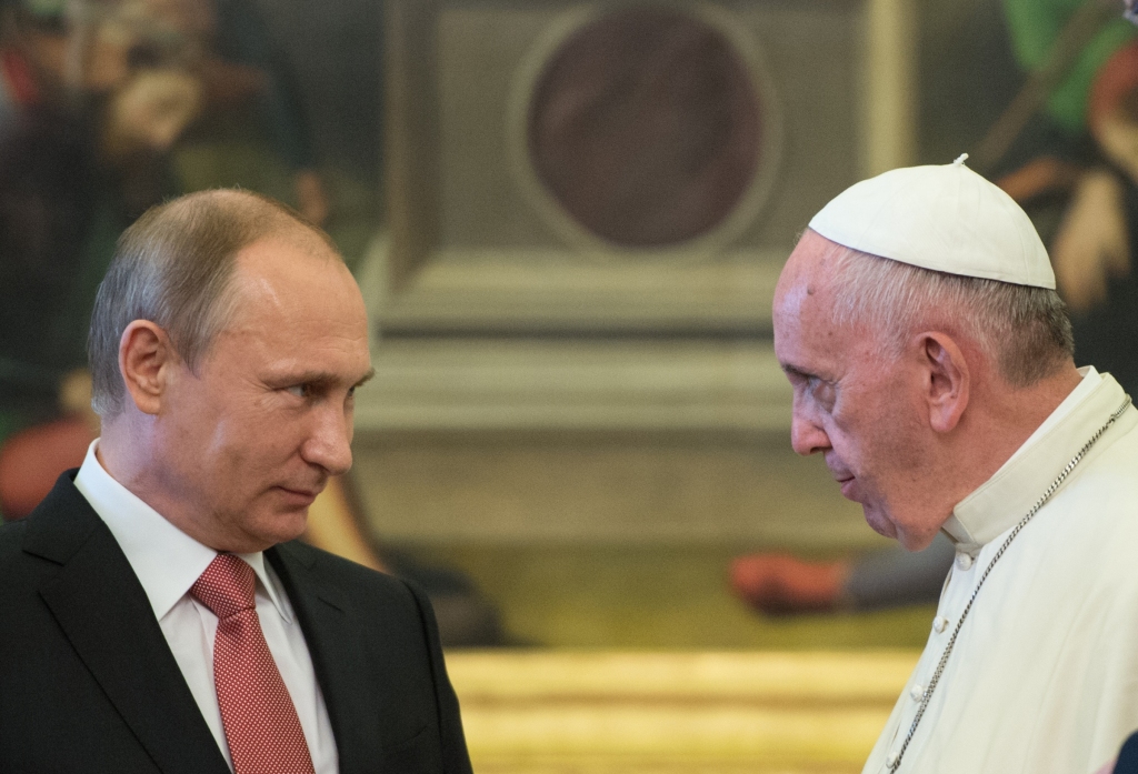 Pāvests aicina Putinu pielikt patiesas pūles miera panākšanai Ukrainā