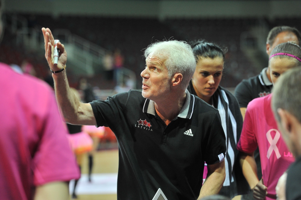 Latvijas basketbolistes Eiropas čempionāta mačā zaudē Serbijai