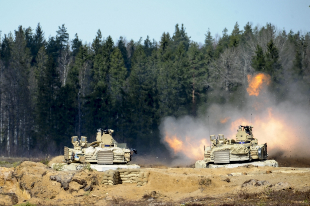 ASV plāno Baltijā pastāvīgi izvietot militāro tehniku