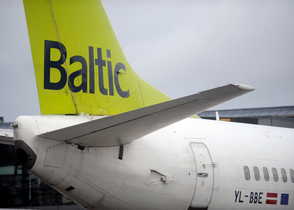 Pilota kabīnē iesēdinātais bijis airBaltic apmācības programmas dalībnieks