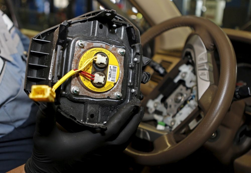 FOTO: Takata nāvējošo gaisa spilvenu nomaiņa