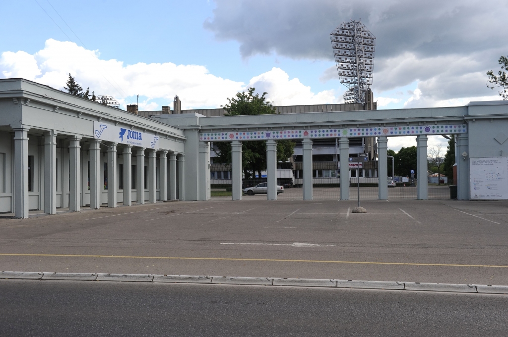Pielabošanas darbi Daugavas stadionā - fotogrāfijās
