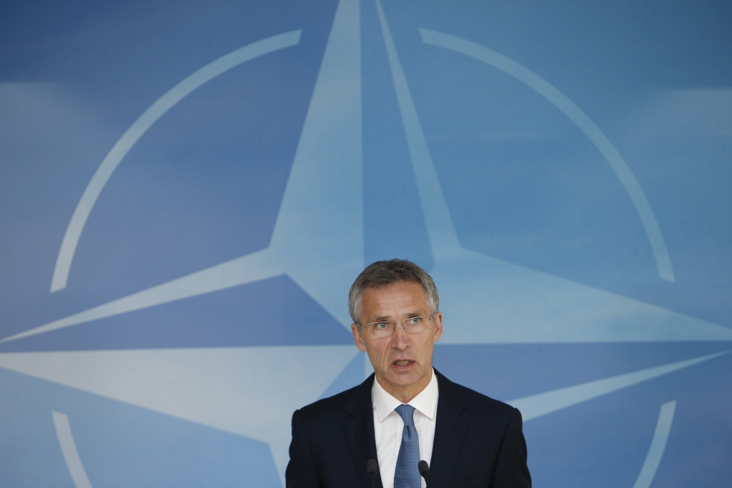 Stoltenbergs: Agresīvi uzvedas Krievija, NATO aizsargā savus sabiedrotos