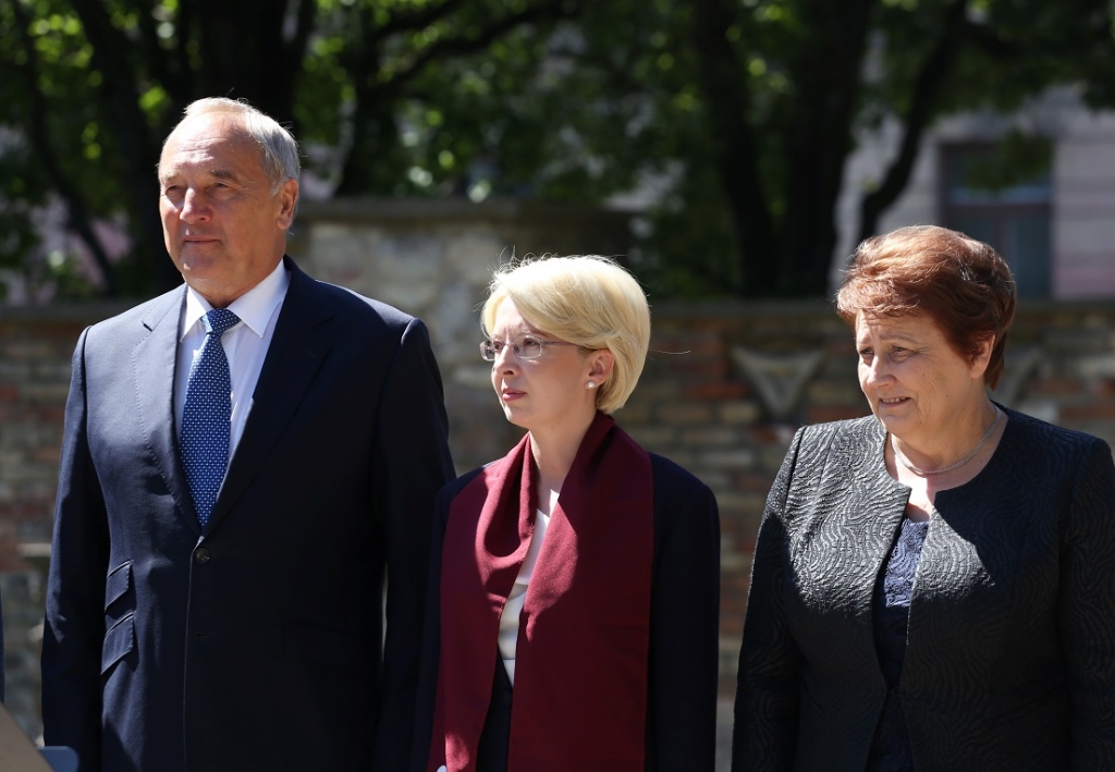 SKDS: Valsts prezidents popularitātē pārspēj citas augstākās amatpersonas