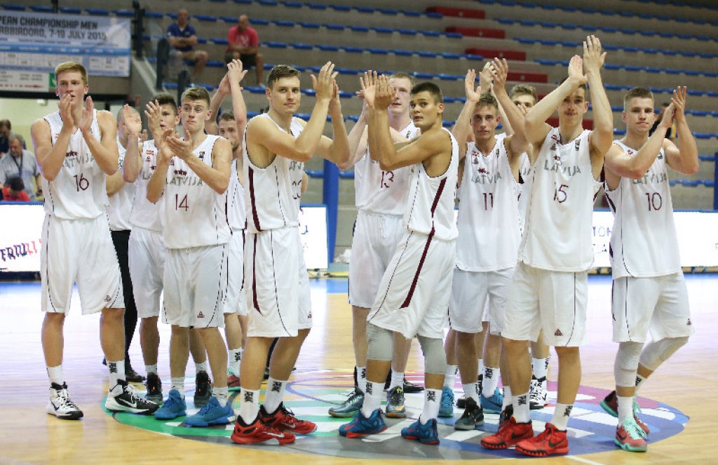 FOTO: Latvijas U-20 basketbolistiem zaudējums Turcijai cīņā par EČ pusfinālu