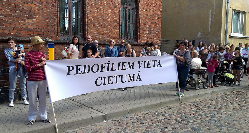 Tiesas lēmums saceļ vētru