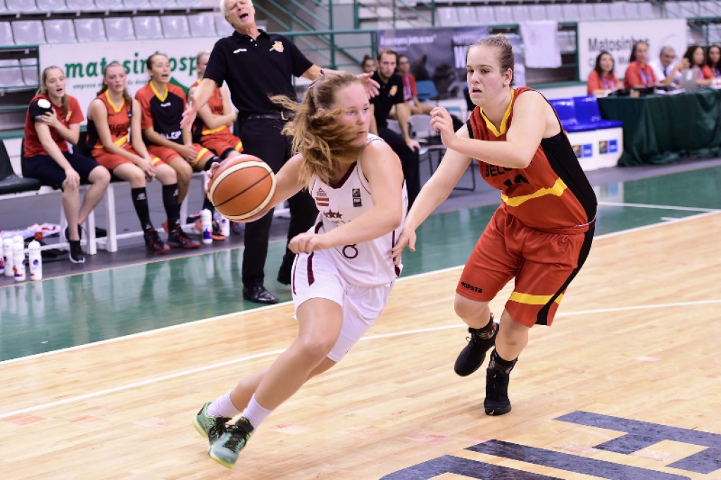 Latvijas U-16 basketbolistes izcīna pirmo uzvaru EČ otrajā posmā
