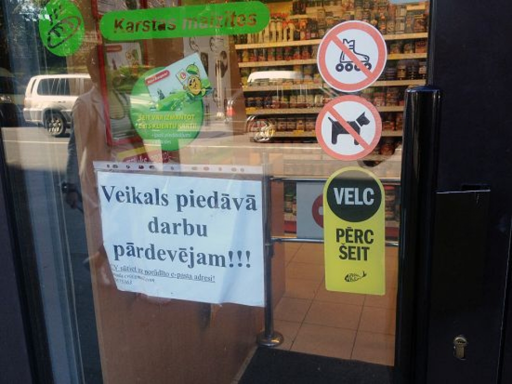 Lielveikali trūkstošos darbiniekus vilina ar pusdienām un naktsmājām