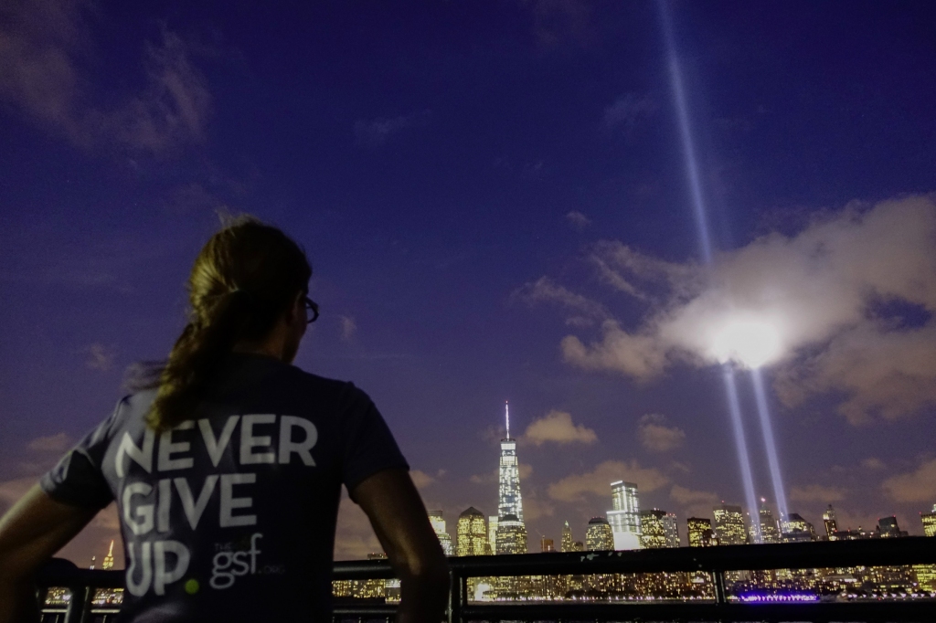 FOTO: ASV piemin traģiskā 9/11 terorakta upurus