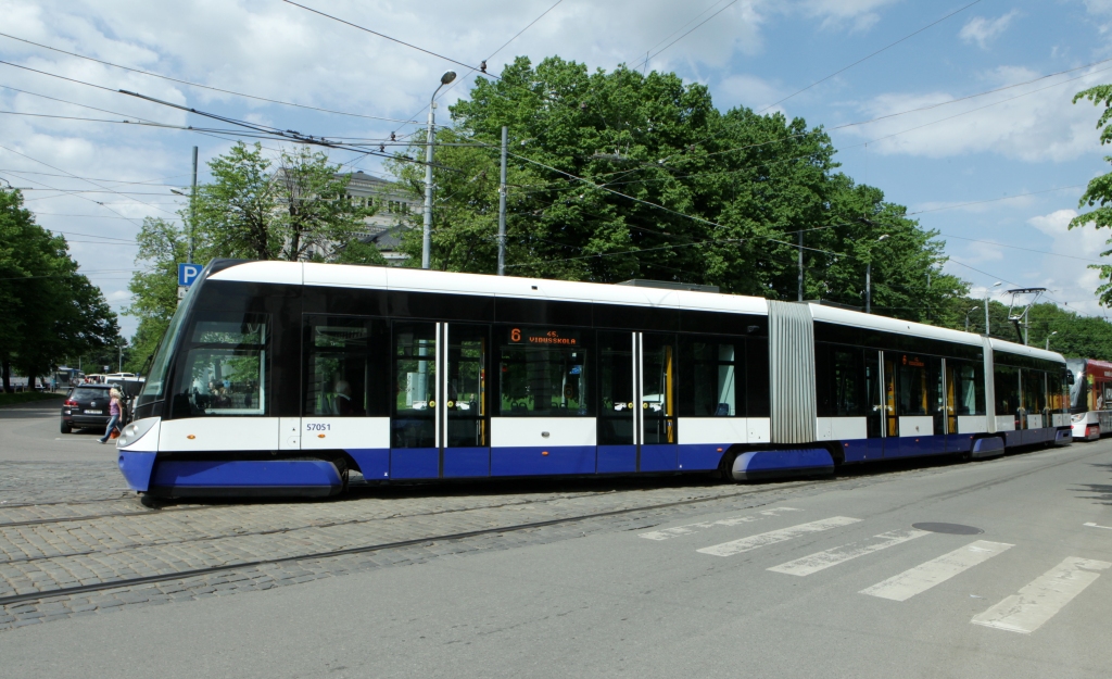 Rīgas satiksme par 70 miljoniem eiro plāno pirkt 20 jaunus zemās grīdas tramvajus
