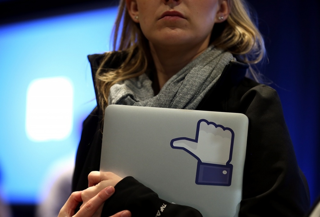 Facebook strādā pie ilgi gaidītās «nepatīk» pogas