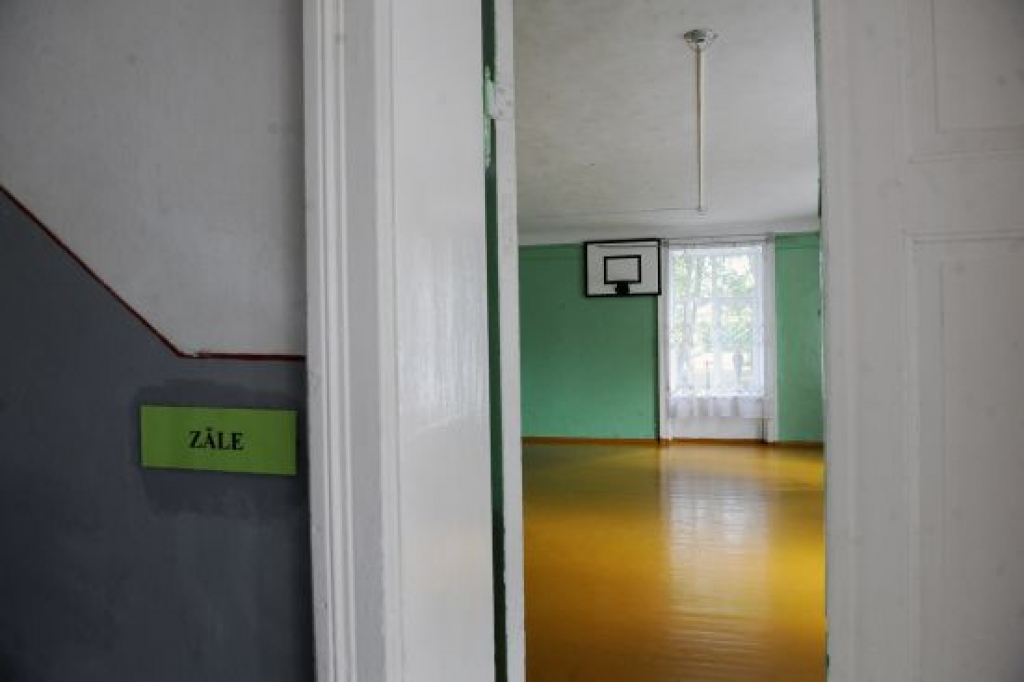 Izglītības nozarē visvairāk naudas apēd neefektīvais skolu tīkls