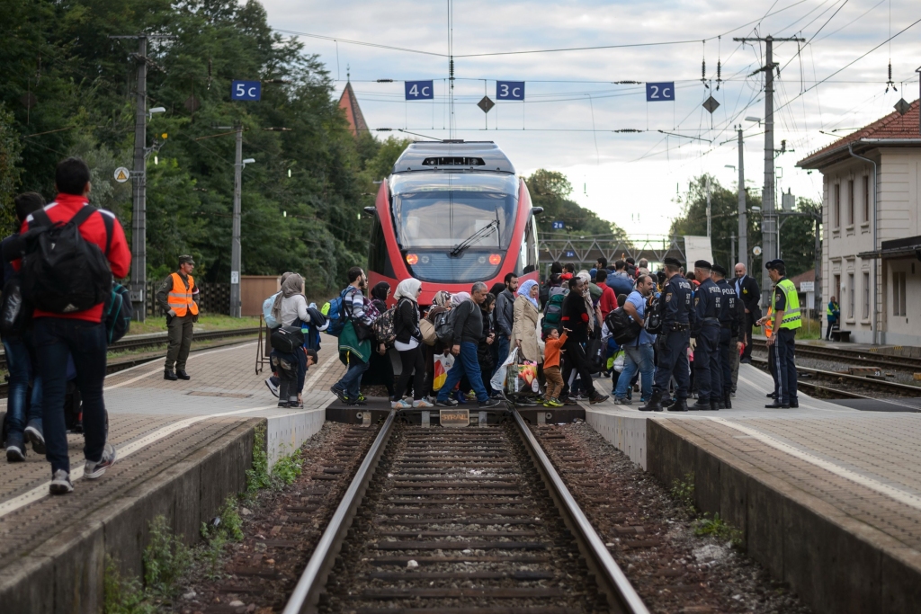 Nedēļas nogalē Austrijā ieradušies 20 000 imigrantu