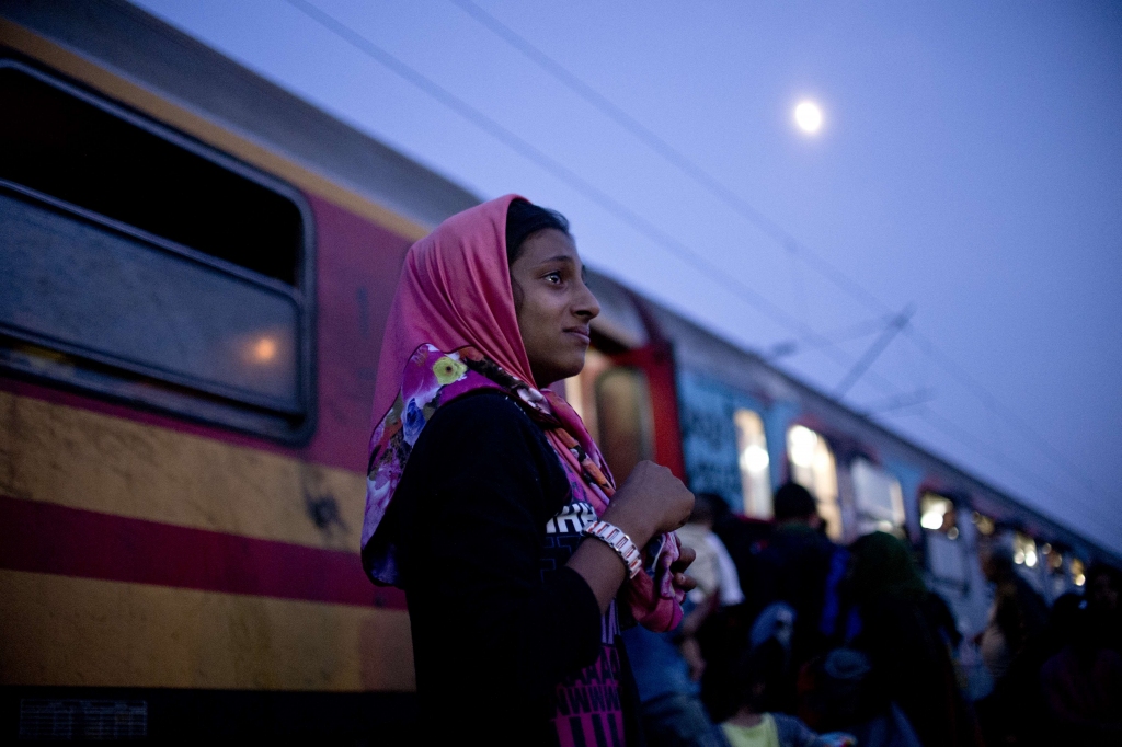 Imigrantu krīzes visvairāk skartajās valstīs ES veidos speciālus uzņemšanas centrus