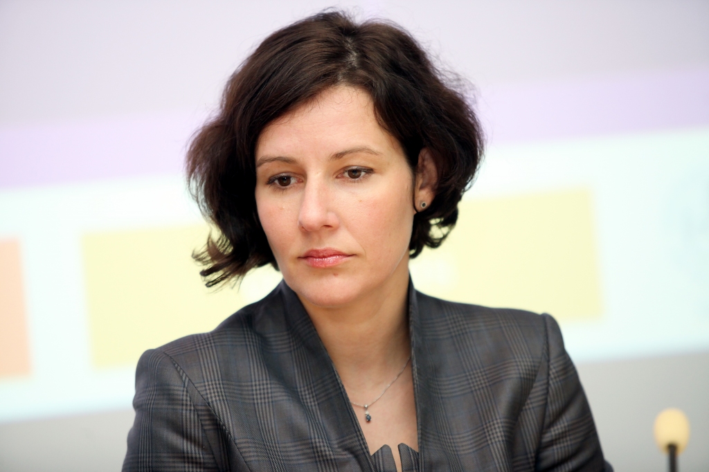Reizniece-Ozola bēgļu uzņemšanas problēmu risināšanai rosina pārdalīt ES fondu programmu naudu