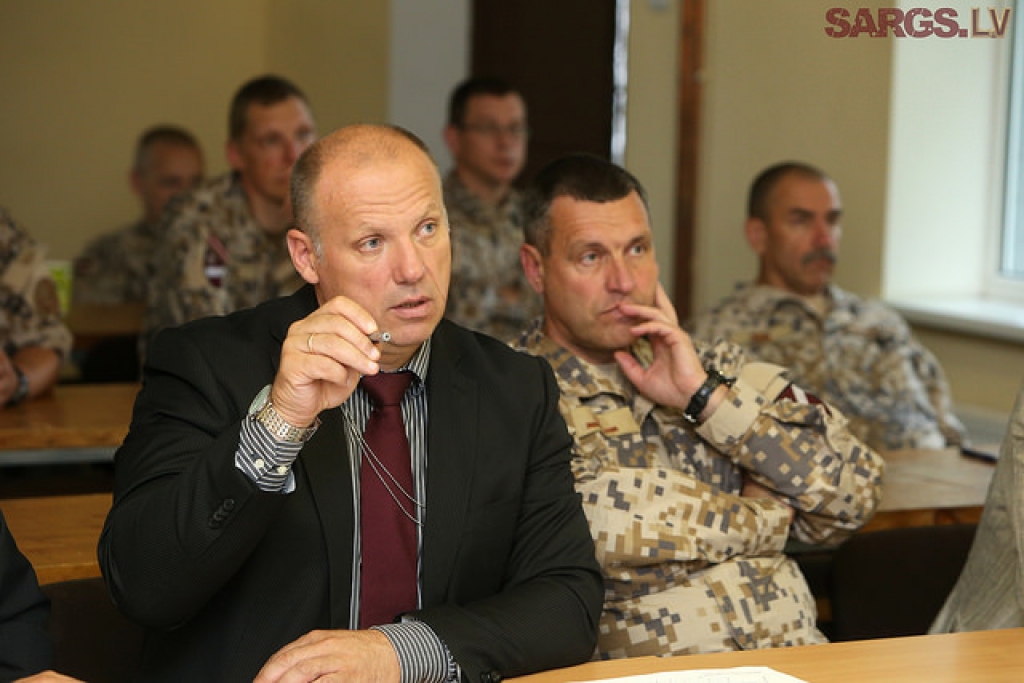 Bergmanis: Nedrīkst pieļaut "trekno gadu" kļūdas ar nelietderīgu aizsardzības budžeta tērēšanu