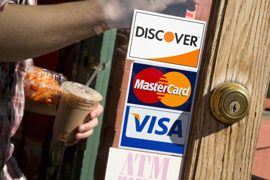 Visa atsakās garantēt Krievijas banku karšu operācijas