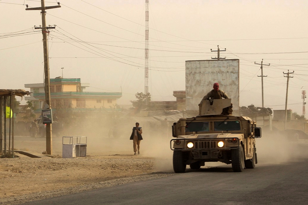 Pēc sīvām kaujām Taliban patriekti no Kunduzas