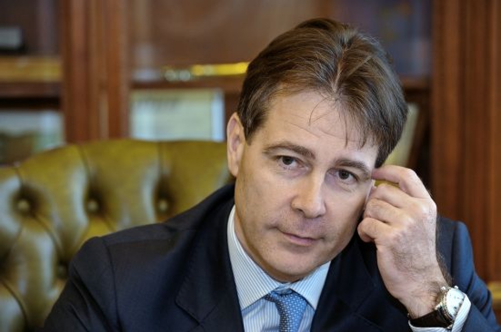 Magonis turpina klusēt un liecības nesniedz