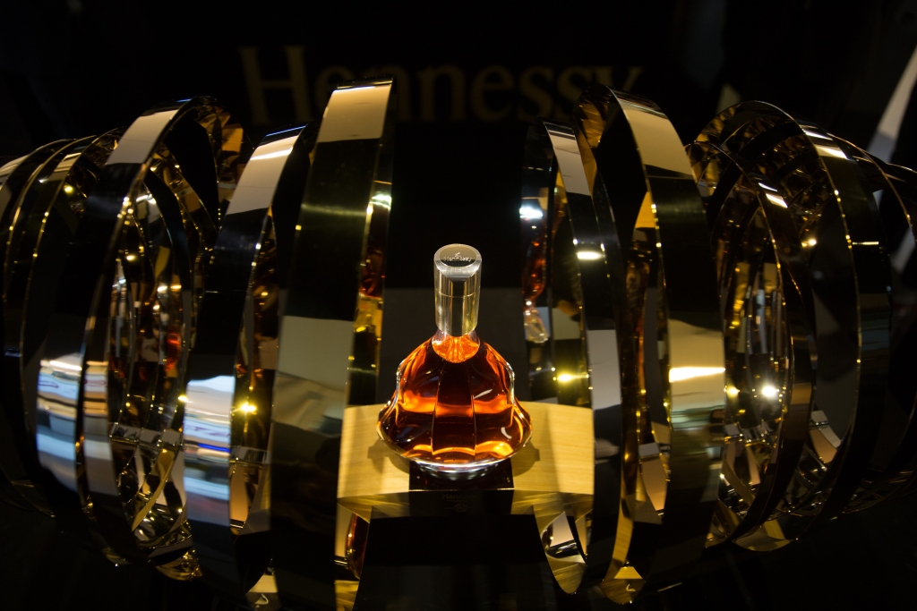 Foto: Svinot Hennessy 250 gadu jubileju, atklāj  pop-up veikalu