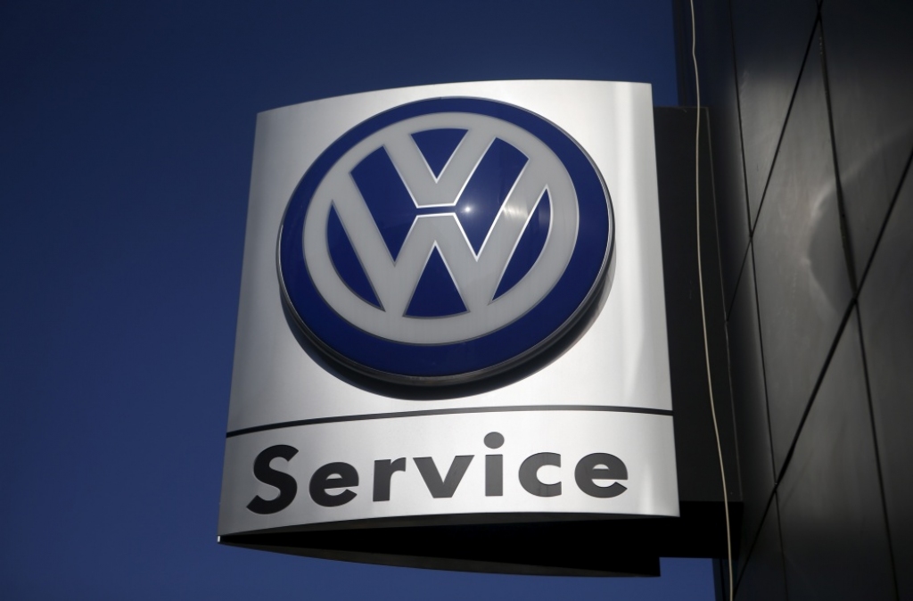 Volkswagen: Astoņi miljoni automašīnu ES aprīkoti ar izmešu falsificēšanas programmatūru