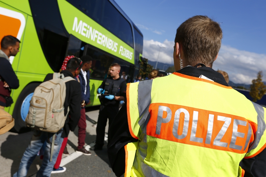 Austrijā 36 stundu laikā ieradušies 12 220 imigranti