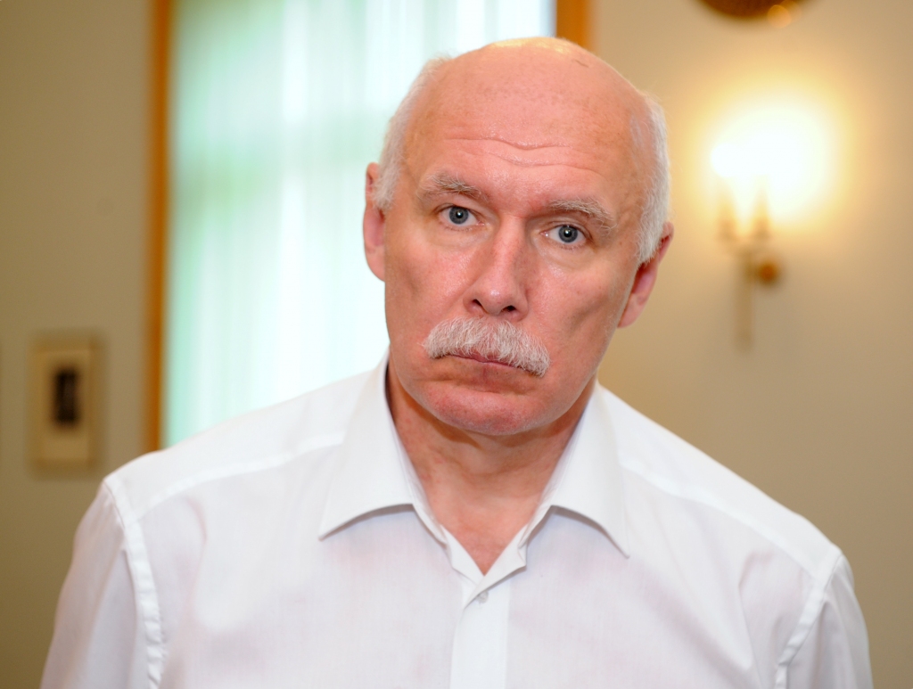 Apinis: Vēlreiz par bēgļiem un veselības aprūpi – bez politikas