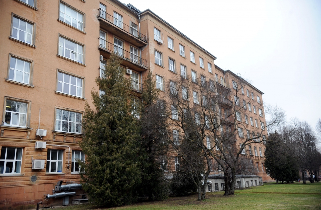 Valdībā iesniegts 5,7 miljonu eiro pieprasījums slimnīcu kredītu maksājumiem; FM neakceptē