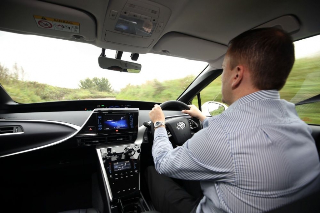 Foto: ar ūdeņradi darbinātā Toyota Mirai