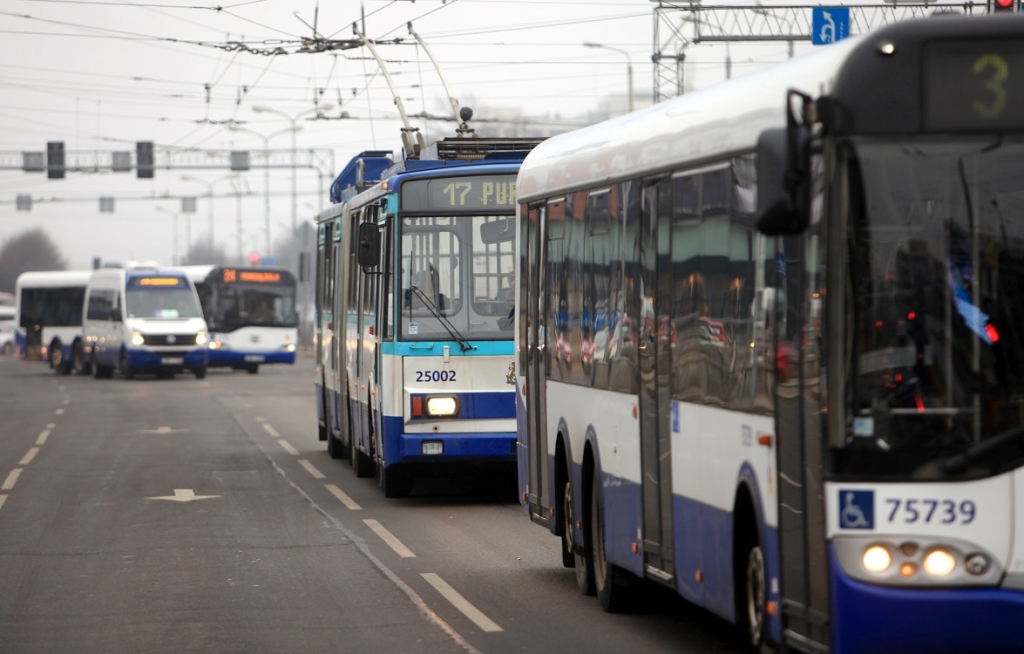 Rīvē caurumu Rīgas makā