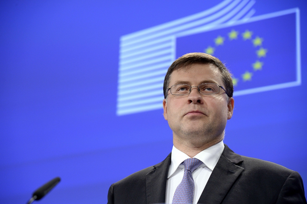 Dombrovskis: Latvijā algu līmenis aizvien ir 30% no ES vidējā, taču tās nevar celt, nevērtējot produktivitāti