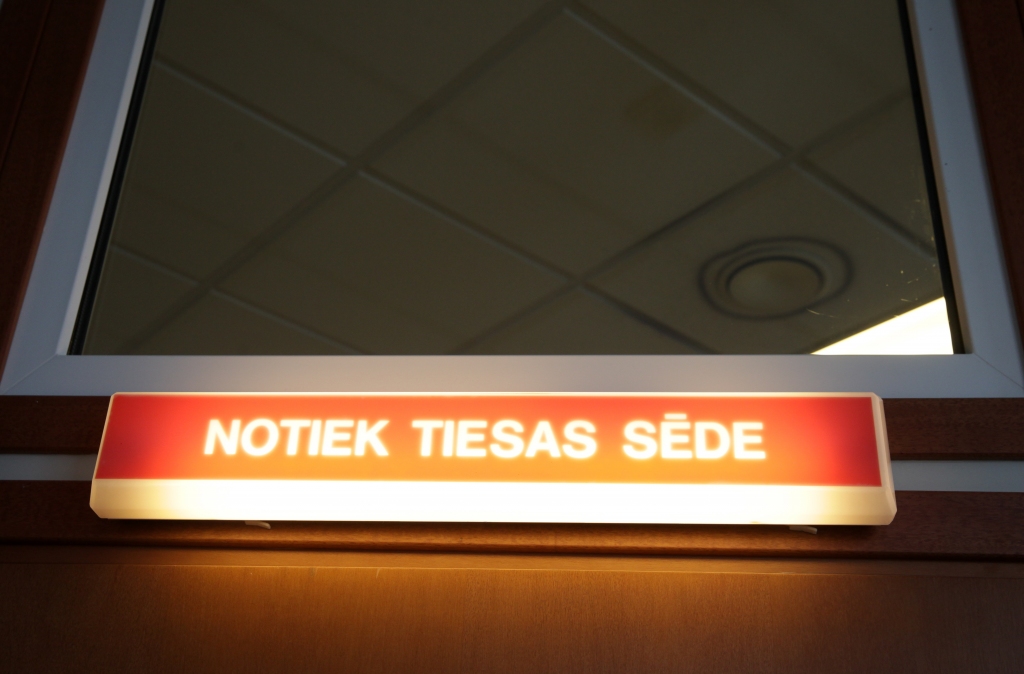 precizēts (12:51) - Bērnu seksuālā izmantošanā apsūdzētajiem vecākiem - 11 un 18 gadu cietumsods