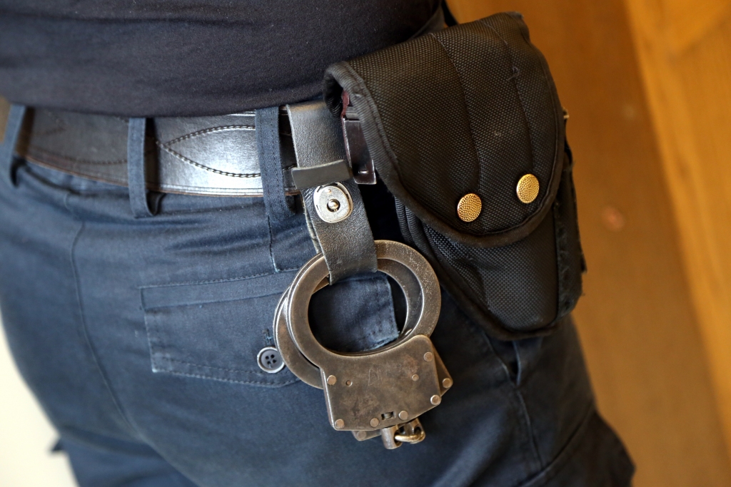 Policija noraida pārmetumus par vardarbīgu izrēķināšanos ar jaunieti
