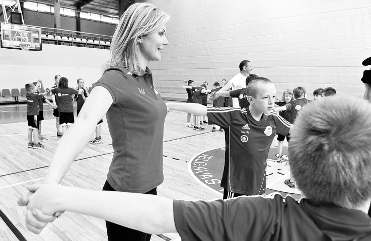 Ar divām sporta stundām nedēļā par maz